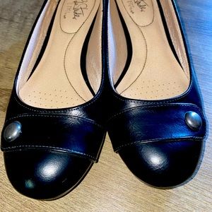 Black life stride flats that have been worn once. It is a size 8.5